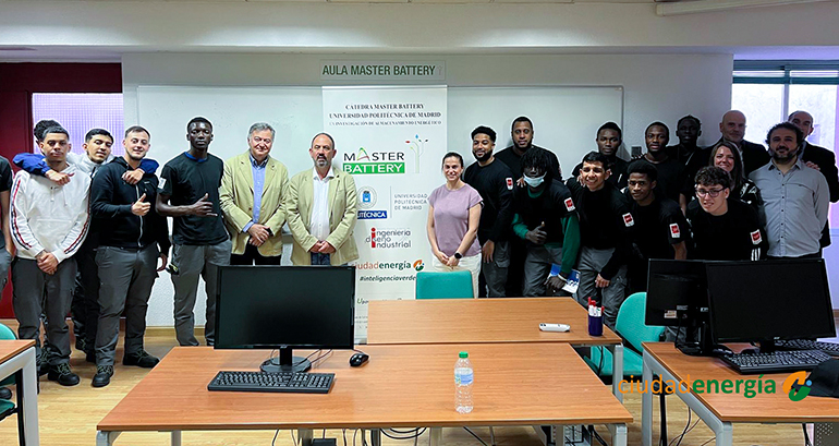 The Master Battery - UPM Chair gives a technical-training day to the students of the CESAL Photovoltaic Solar Installations Course