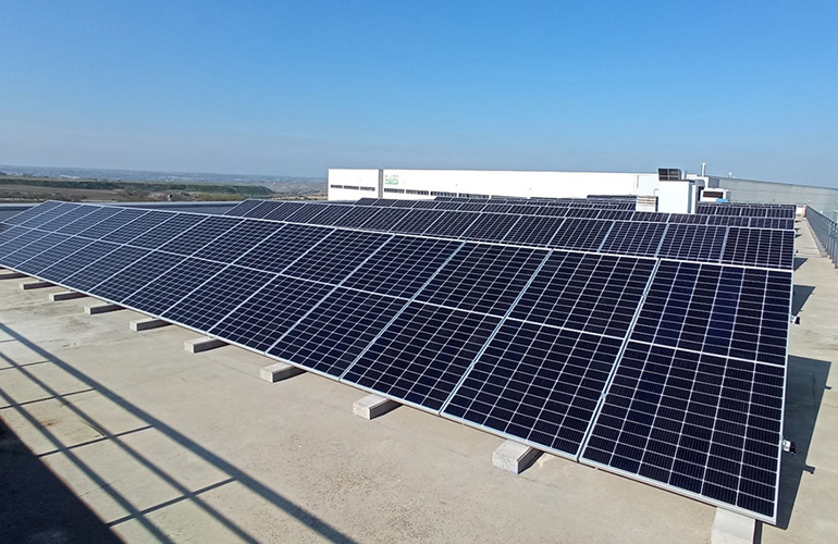 Photovoltaic installation at Master Battery headquarters