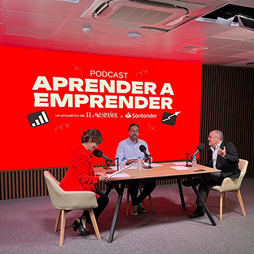 Juan Carlos Hernández, co-CEO of Master Battery, shares the keys to innovation and business recognition on El Español and Banco Santander's podcast, ‘Learning to Be an Entrepreneur’