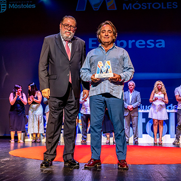 Master Battery, galardonada con el Premio Ciudad de Móstoles 2025 en la categoría de Empresa por su compromiso con la sostenibilidad y la economía local