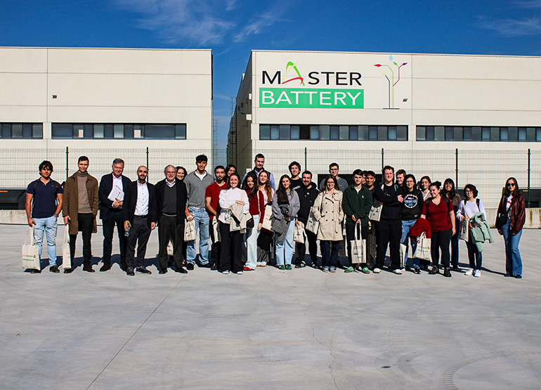 El Máster en Ingeniería de la Energía de la UPM visita Master Battery y el Campus Ciudadenergía